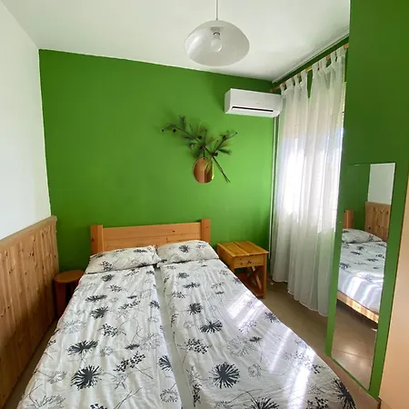 Delight Golem (Tirana)